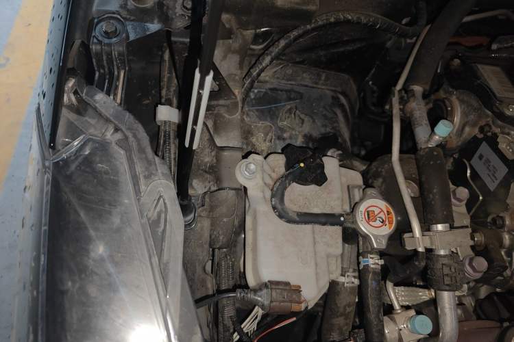 Used Toyota FRONTLANDER 2024 2.0L Smart Electric Hybrid Dual-Engine Leading Edition Engine Bay Right