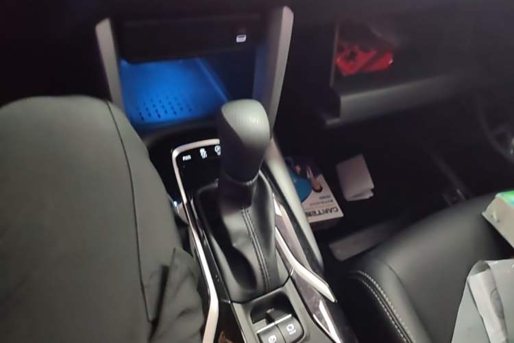 Used Toyota FRONTLANDER 2024 2.0L CVT Elite Plus Edition Gear Lever