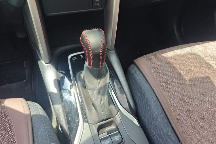Used Toyota FRONTLANDER 2024 2.0L Smart Electric Hybrid Dual-Engine Leading Edition Gear Lever