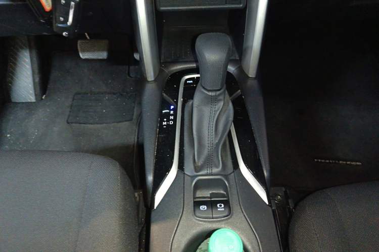 Used Toyota FRONTLANDER 2024 2.0L CVT Elite Edition Gear Lever