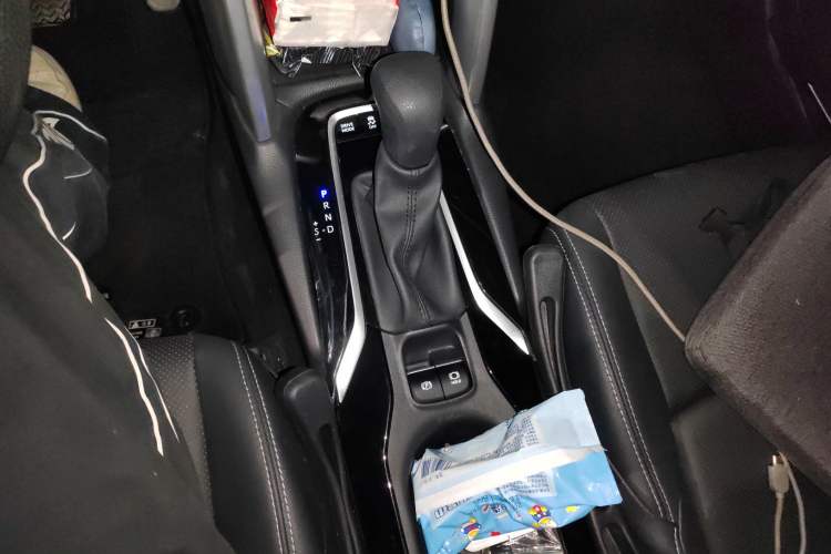 Used Toyota FRONTLANDER 2024 2.0L Smart Electric Hybrid Dual-Engine Luxury Edition Gear Lever