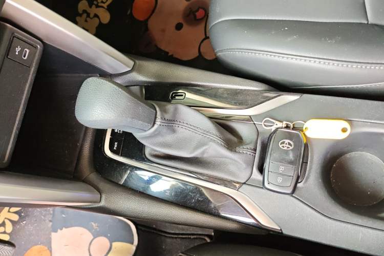 Used Toyota FRONTLANDER 2024 2.0L CVT Leading Edition Gear Lever