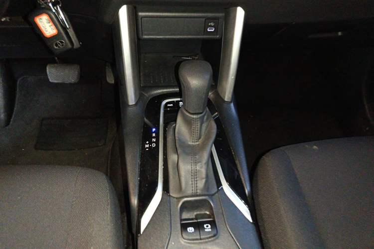 Used Toyota FRONTLANDER 2024 2.0L CVT Elite Edition Gear Lever