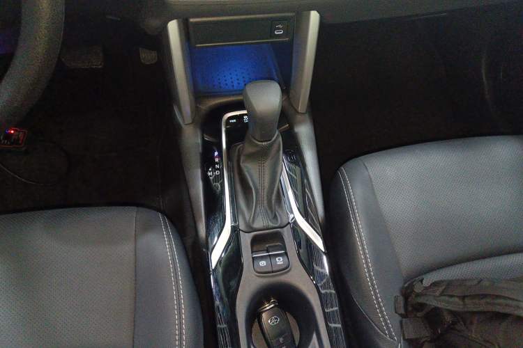 Used Toyota FRONTLANDER 2024 2.0L CVT Leading Plus Edition Gear Lever