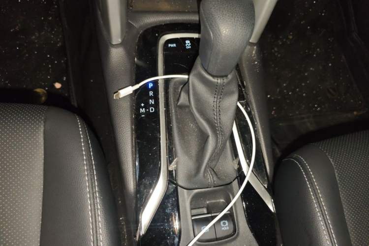 Used Toyota FRONTLANDER 2024 2.0L CVT Elite Plus Edition Gear Lever