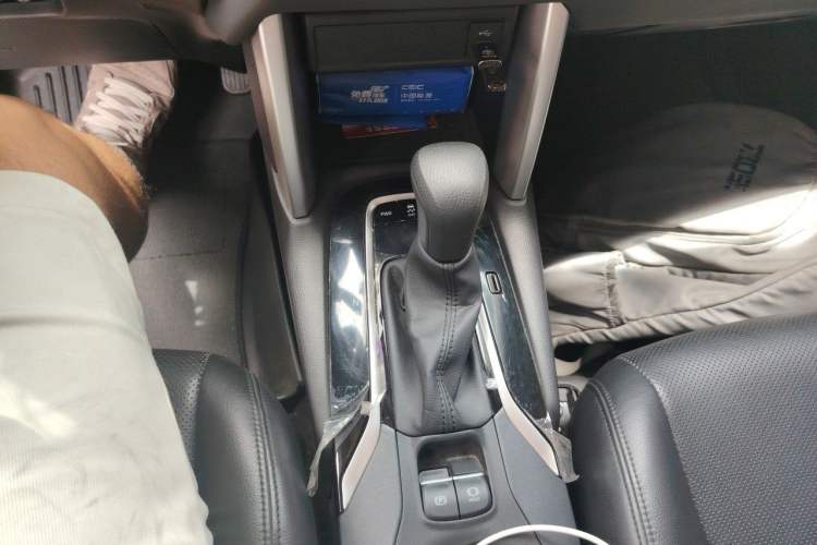 Used Toyota FRONTLANDER 2024 2.0L CVT Elite Edition Gear Lever