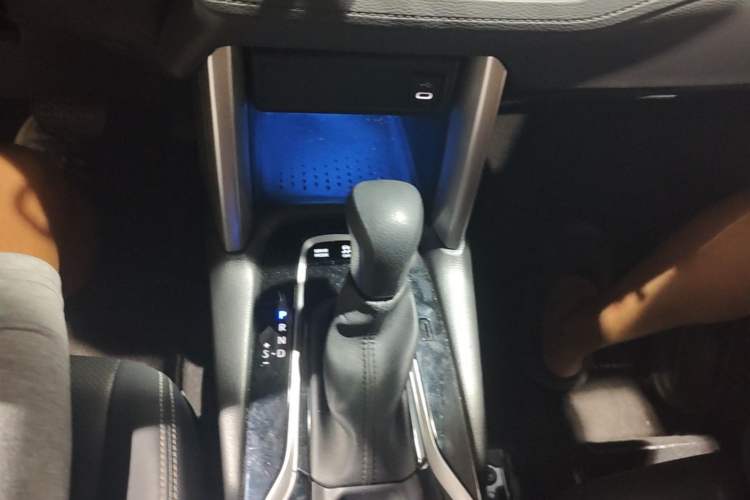 Used Toyota FRONTLANDER 2024 2.0L Smart Electric Hybrid Dual-Engine Luxury Edition Gear Lever