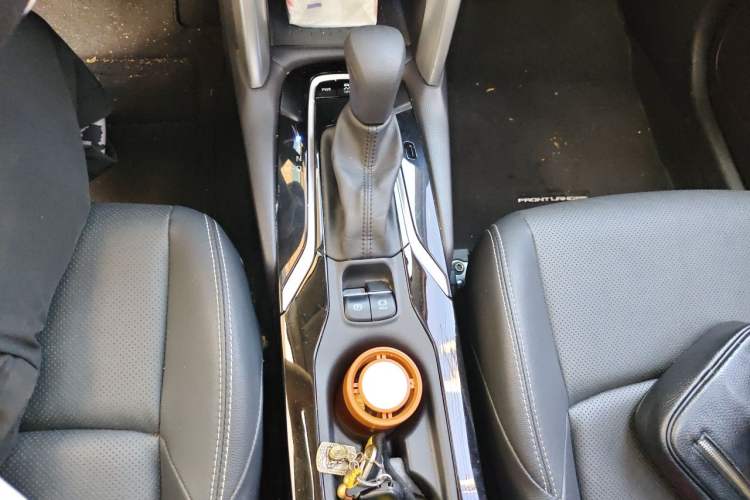 Used Toyota FRONTLANDER 2024 2.0L CVT Luxury Edition Gear Lever