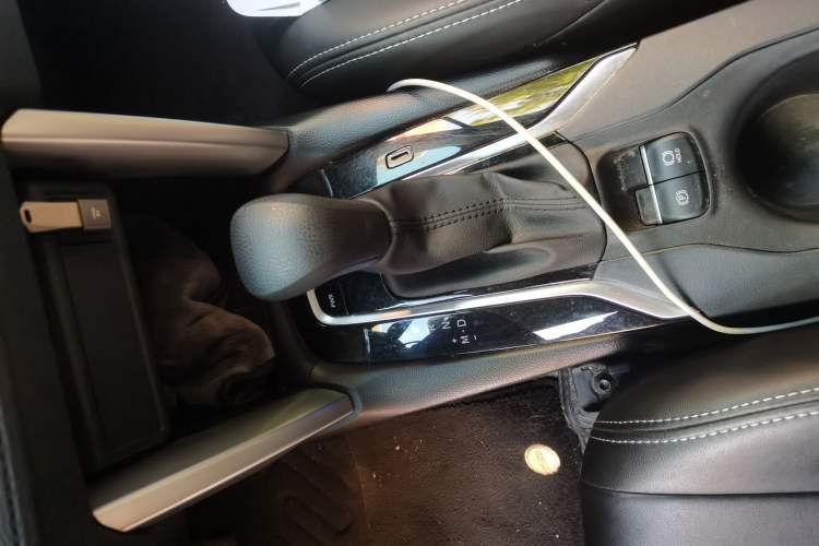 Used Toyota FRONTLANDER 2024 2.0L CVT Elite Edition Gear Lever