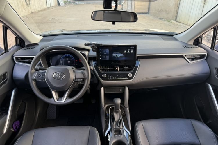 Used Toyota FRONTLANDER 2024 2.0L CVT Elite Plus Edition Interior 1