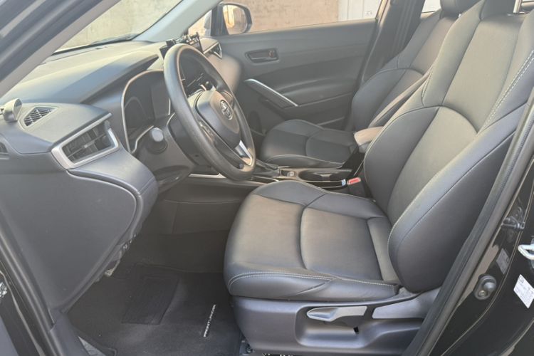 Used Toyota FRONTLANDER 2024 2.0L CVT Elite Plus Edition Interior 2