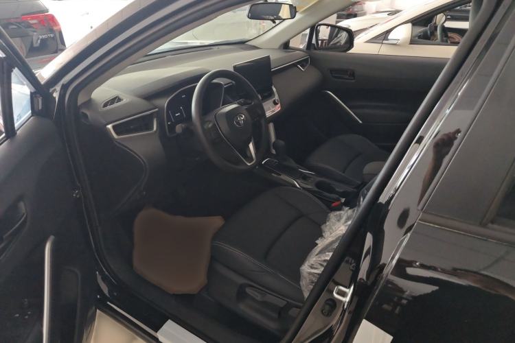 Used Toyota FRONTLANDER 2024 2.0L CVT Elite Plus Edition Interior 2