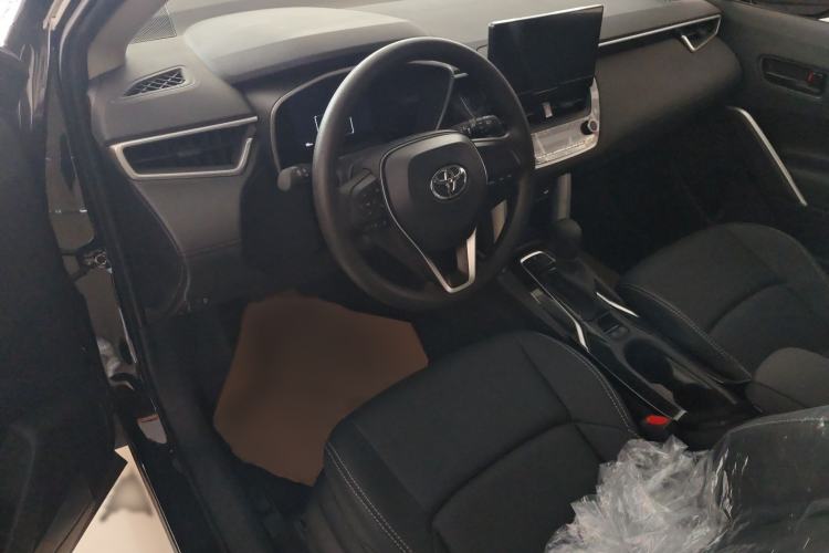 Used Toyota FRONTLANDER 2024 2.0L CVT Elite Plus Edition Interior 3