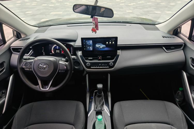 Used Toyota FRONTLANDER 2024 2.0L CVT Elite Edition Interior 4