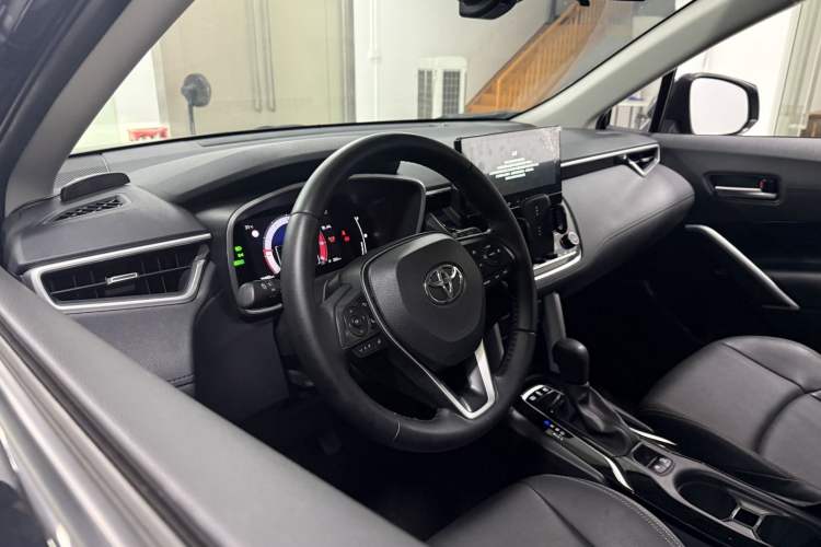 Used Toyota FRONTLANDER 2024 2.0L Smart Electric Hybrid Dual-Engine Luxury Edition Interior 4