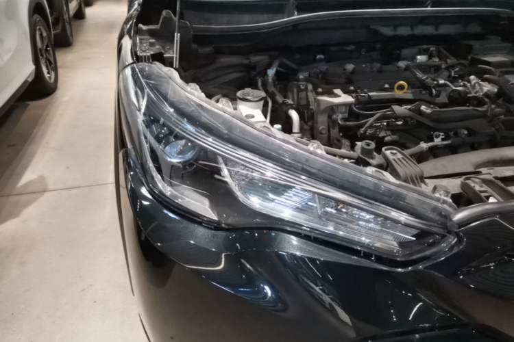 Used Toyota FRONTLANDER 2024 2.0L CVT Elite Edition Right Front Headlight