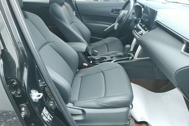 Used Toyota FRONTLANDER 2024 2.0L CVT Leading Plus Edition Right Front Seat