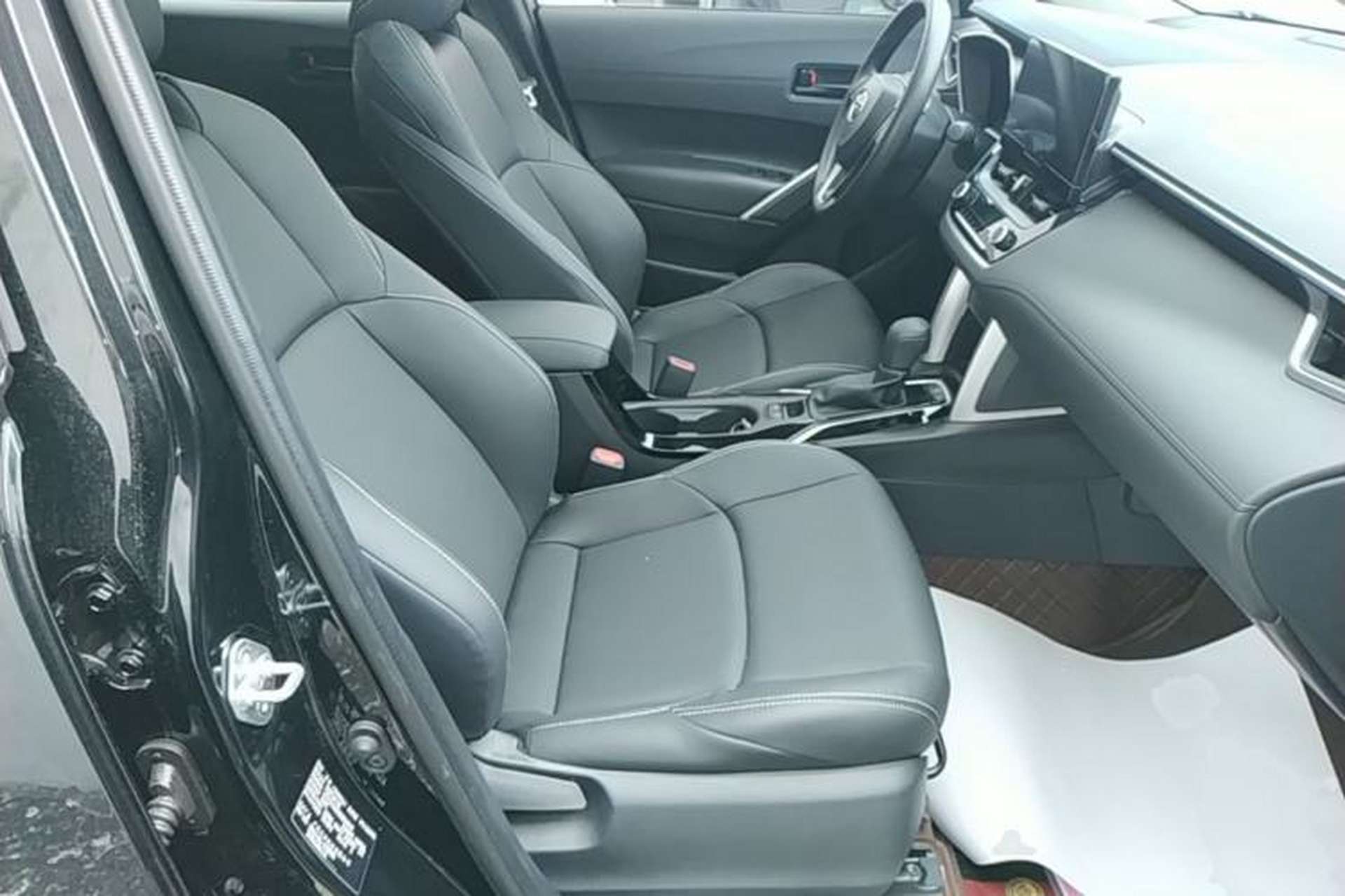Used Toyota FRONTLANDER 2024 2.0L CVT Leading Plus Edition Right Front Seat