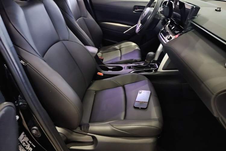 Used Toyota FRONTLANDER 2024 2.0L CVT Leading Edition Right Front Seat
