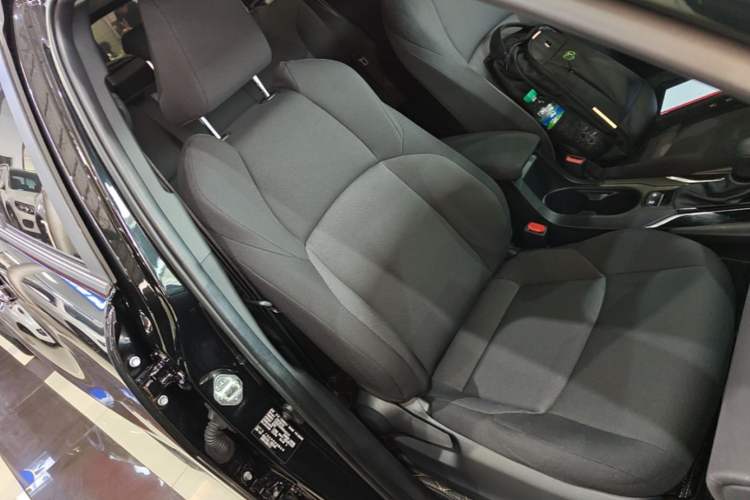 Used Toyota FRONTLANDER 2024 2.0L CVT Elite Edition Right Front Seat