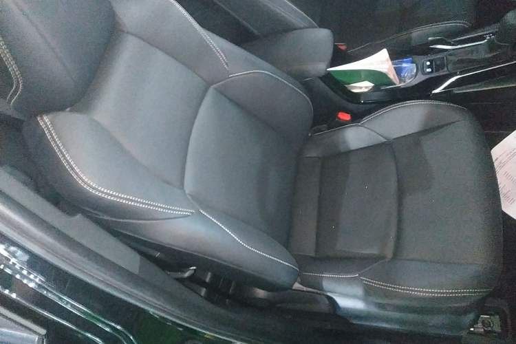 Used Toyota FRONTLANDER 2024 2.0L Smart Electric Hybrid Dual-Engine Luxury Edition Right Front Seat