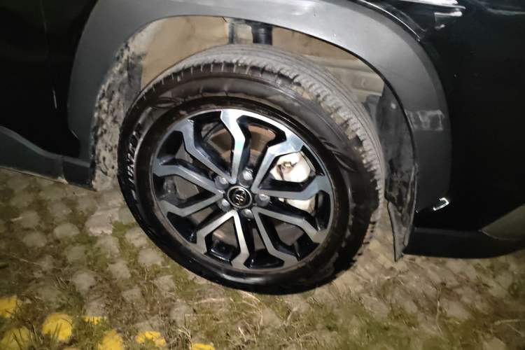 Used Toyota FRONTLANDER 2024 2.0L Smart Electric Hybrid Dual-Engine Luxury Edition Right Front Wheel Hub