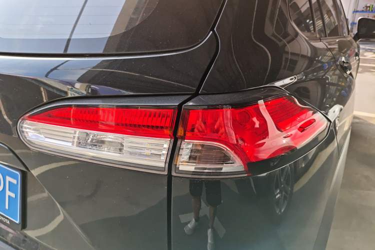 Used Toyota FRONTLANDER 2024 2.0L CVT Leading Edition Right Rear Taillight
