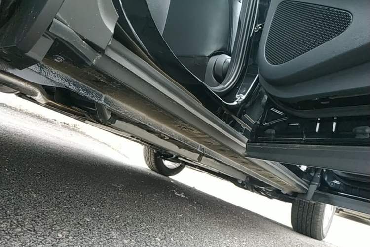 Used Toyota FRONTLANDER 2024 2.0L CVT Leading Plus Edition Right Side Sill