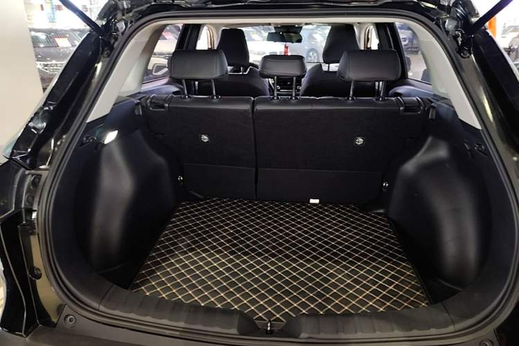 Used Toyota FRONTLANDER 2024 2.0L CVT Leading Edition Trunk