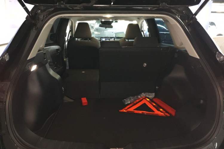 Used Toyota FRONTLANDER 2024 2.0L Smart Electric Hybrid Dual-Engine Leading Edition Trunk