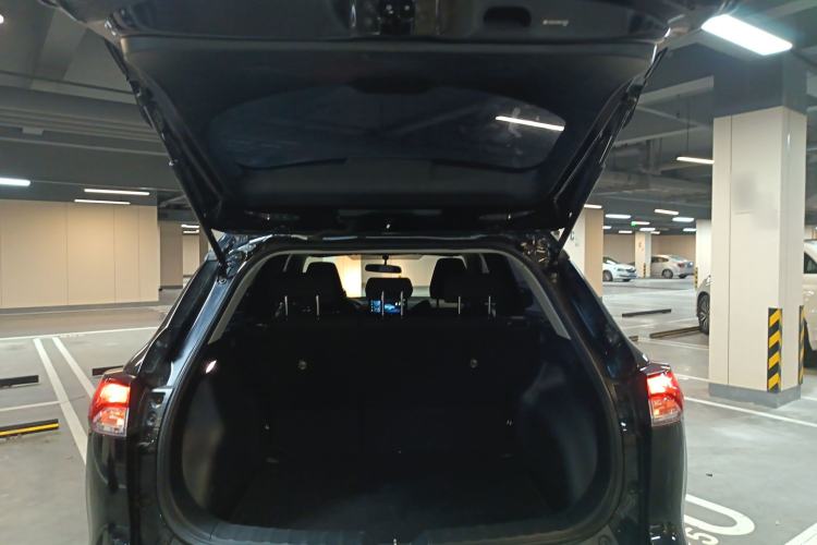 Used Toyota FRONTLANDER 2024 2.0L CVT Elite Edition Trunk
