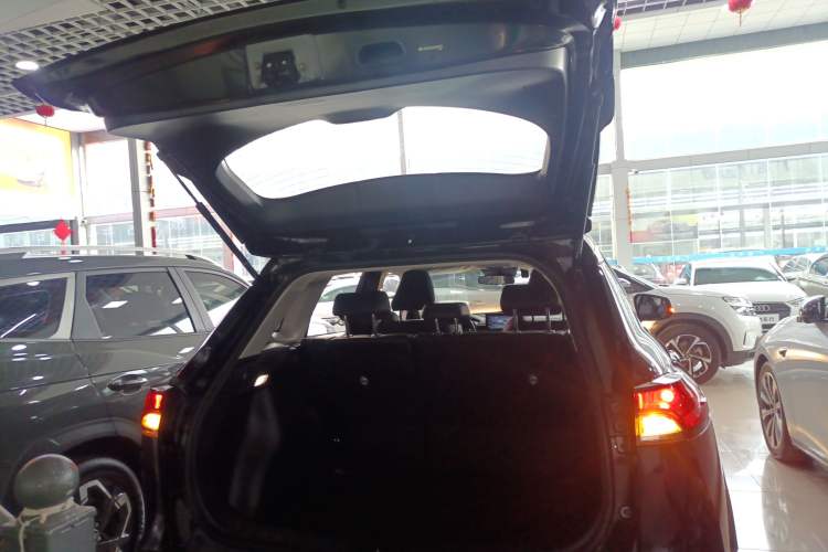 Used Toyota FRONTLANDER 2024 2.0L CVT Leading Plus Edition Trunk