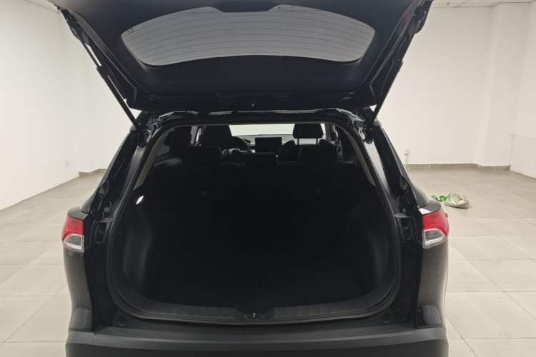 Used Toyota FRONTLANDER 2024 2.0L CVT Elite Edition Trunk