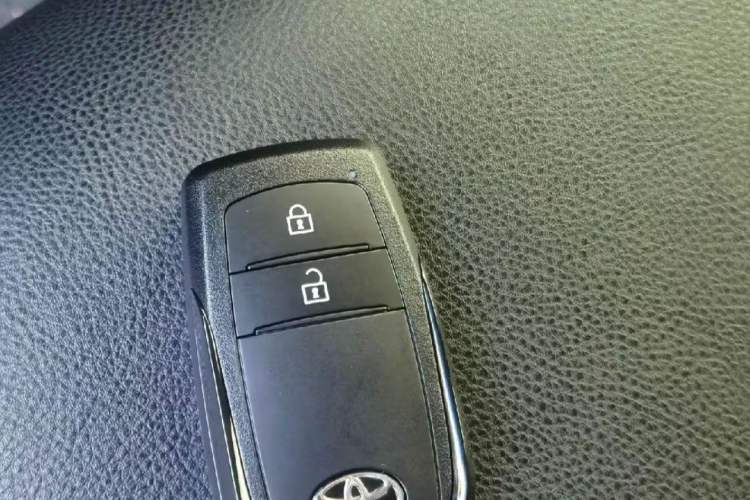 Used Toyota FRONTLANDER 2024 2.0L Smart Electric Hybrid Dual-Engine Leading Edition Vehicle Key