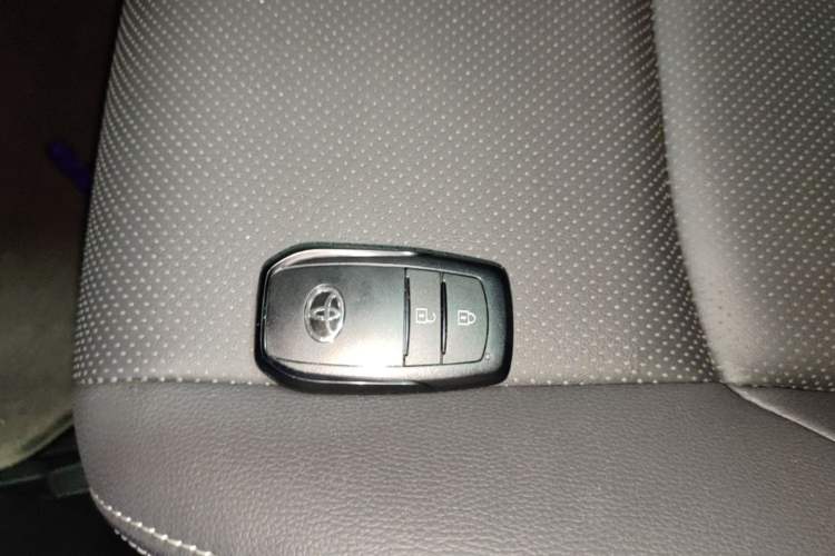 Used Toyota FRONTLANDER 2024 2.0L CVT Leading Plus Edition Vehicle Key
