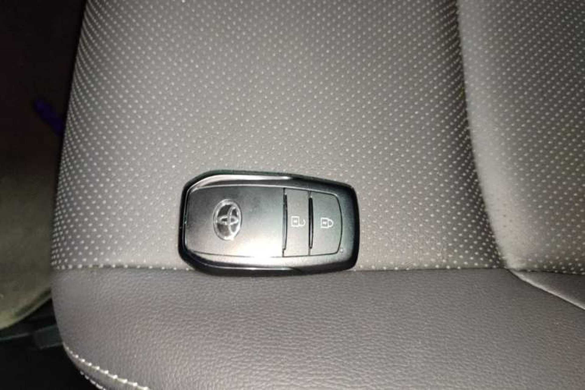Used Toyota FRONTLANDER 2024 2.0L CVT Leading Plus Edition Vehicle Key