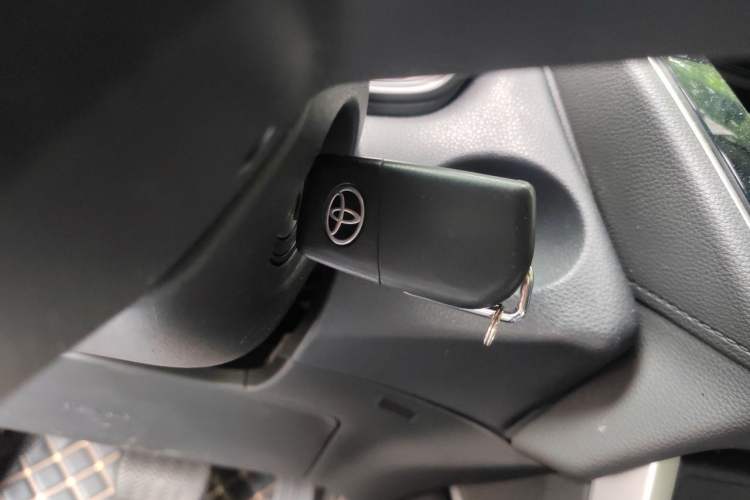 Used Toyota FRONTLANDER 2024 2.0L CVT Elite Edition Vehicle Key