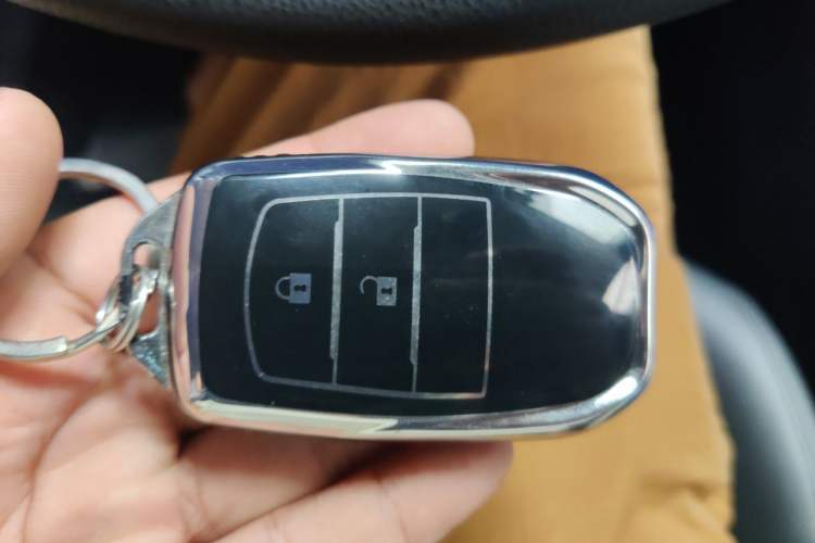 Used Toyota FRONTLANDER 2024 2.0L CVT Leading Edition Vehicle Key