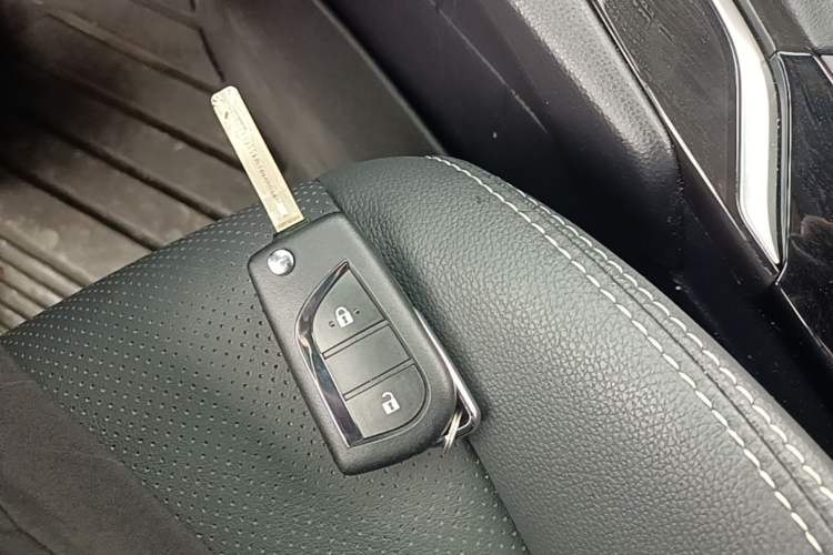 Used Toyota FRONTLANDER 2024 2.0L CVT Elite Edition Vehicle Key