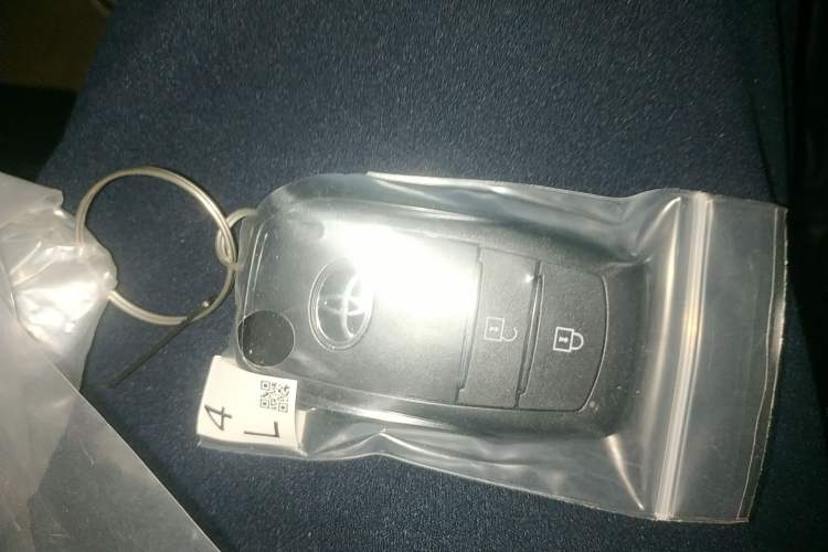 Used Toyota FRONTLANDER 2024 2.0L Smart Electric Hybrid Dual-Engine Luxury Edition Vehicle Key