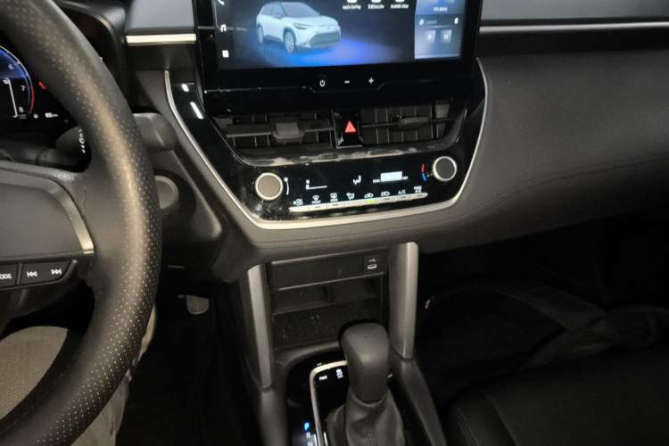 Used Toyota FRONTLANDER 2024 2.0L CVT Elite Edition Audio And AC Panel