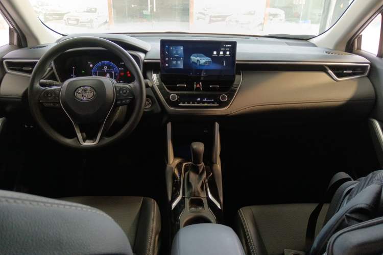 Used Toyota FRONTLANDER 2024 2.0L CVT Luxury Edition Center Console