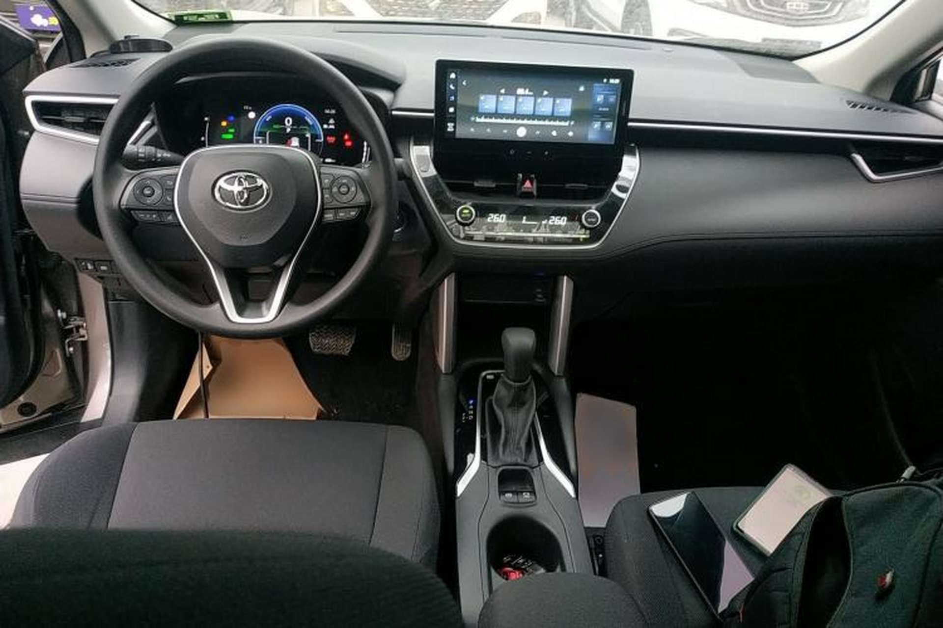 Used Toyota FRONTLANDER 2024 2.0L Smart Electric Hybrid Dual-Engine Leading Edition Center Console