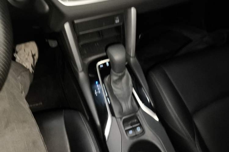 Used Toyota FRONTLANDER 2024 2.0L CVT Elite Edition Gear Lever