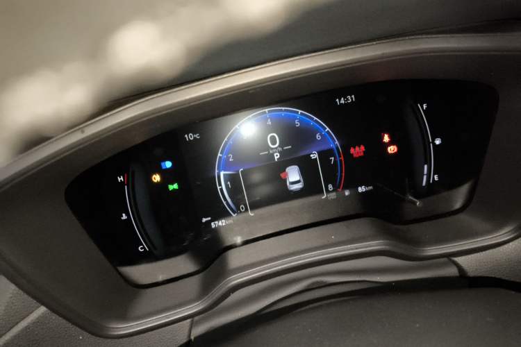 Used Toyota FRONTLANDER 2024 2.0L CVT Elite Edition Interior 1