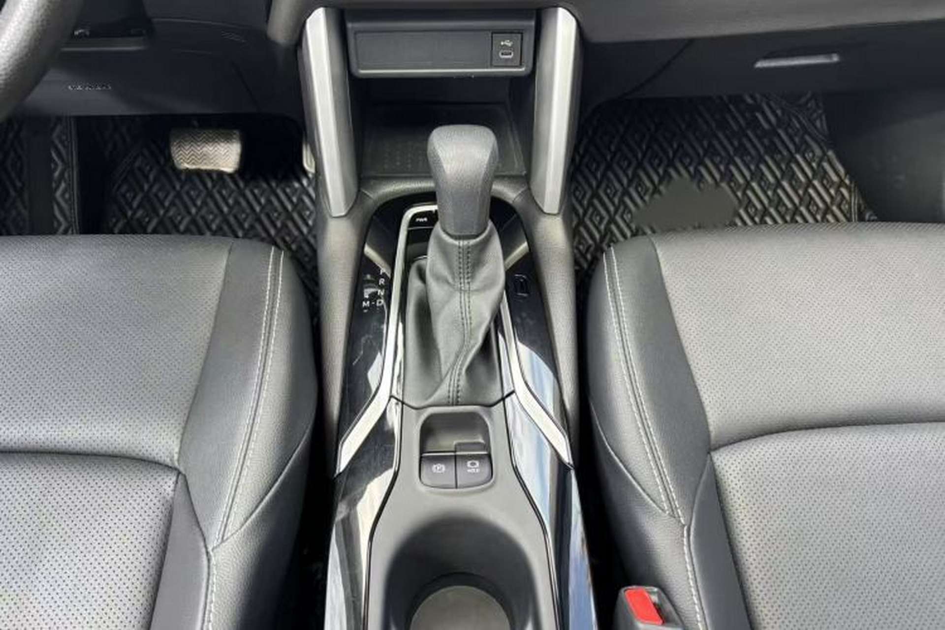 Used Toyota FRONTLANDER 2024 2.0L CVT Luxury Edition Interior 6