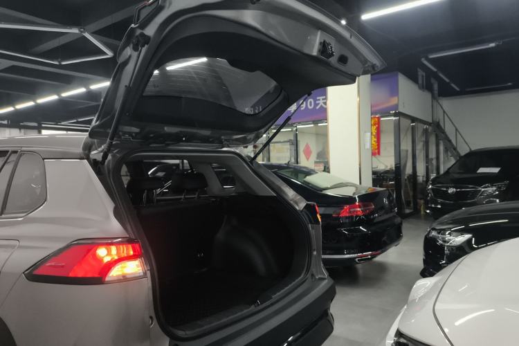 Used Toyota FRONTLANDER 2024 2.0L CVT Elite Edition Trunk