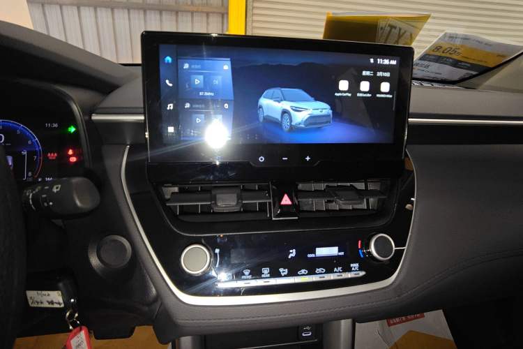 Used Toyota FRONTLANDER 2024 2.0L CVT Elite Edition Audio And AC Panel