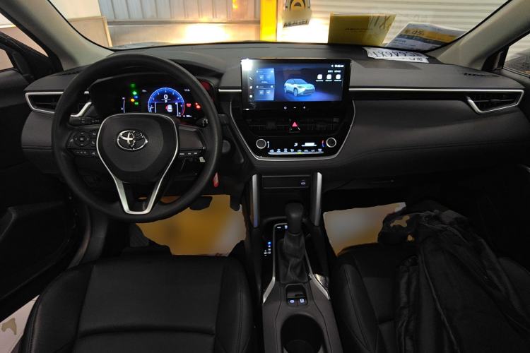 Used Toyota FRONTLANDER 2024 2.0L CVT Elite Edition Center Console
