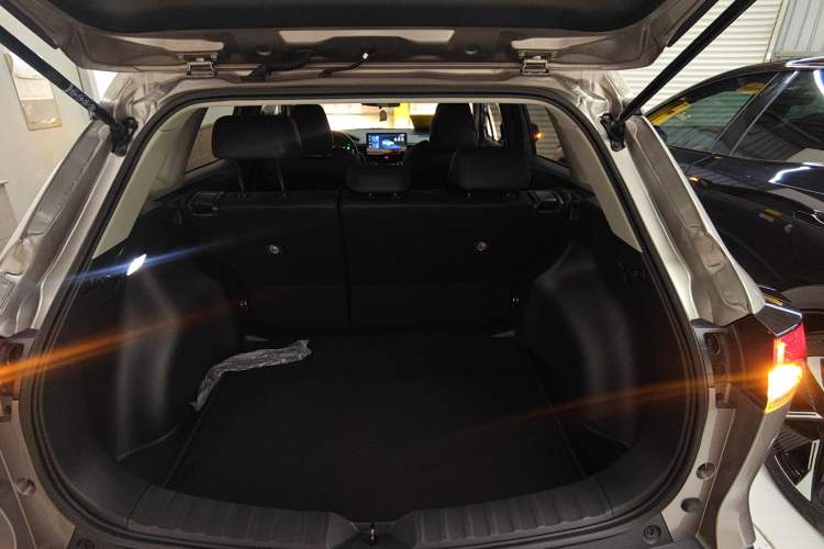 Used Toyota FRONTLANDER 2024 2.0L CVT Elite Edition Trunk